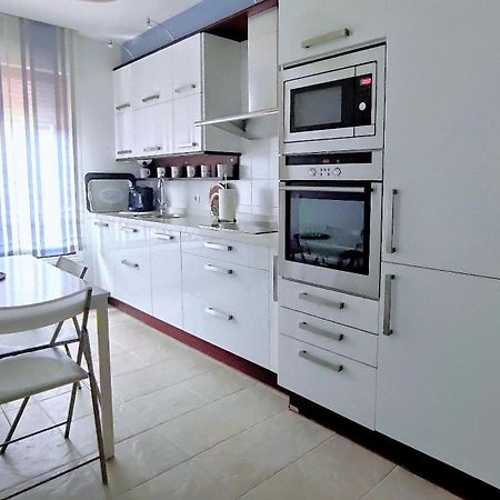 Rias Baixas En Ribeira Piso Centrico Con Parking Y Wifi Apartment Ngoại thất bức ảnh